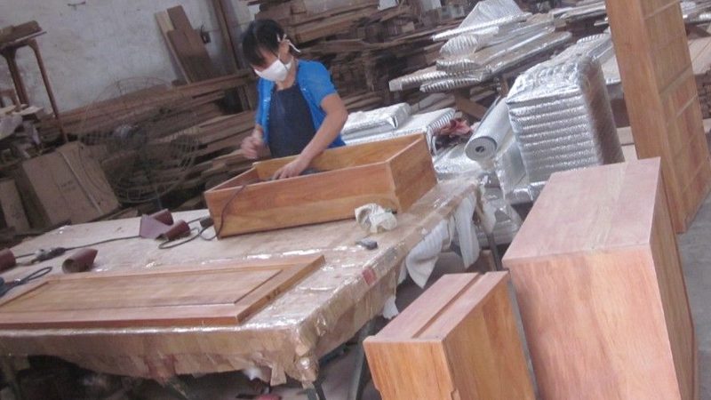 复合地板划痕修复蜡的正确操作流程